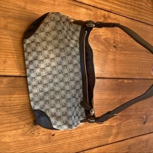 Li Claiborne purse in like new condition